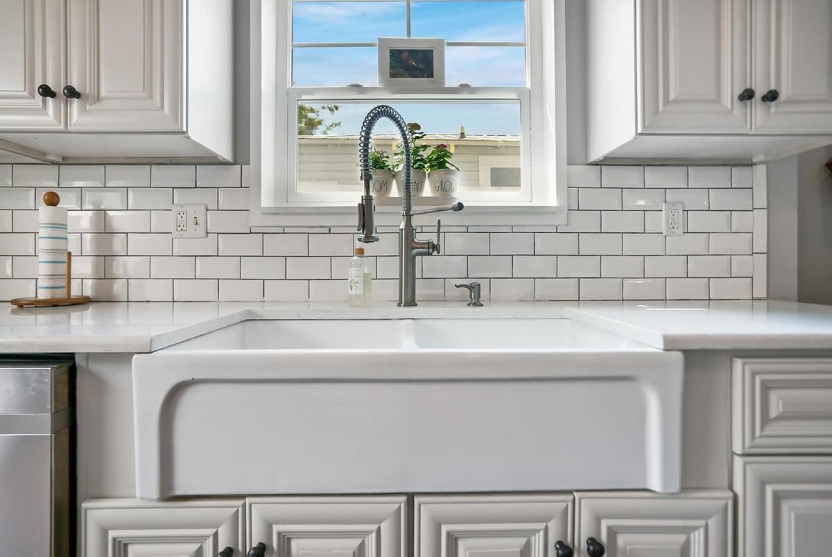 Charming W Pool, Walkable To Downtown Hébergement de vacances *